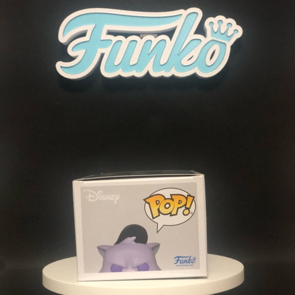 Yzma- 1122 (2021 Fall Convention Exclusive)- Disney- Mint Condition- Funko - Picture 7 of 8